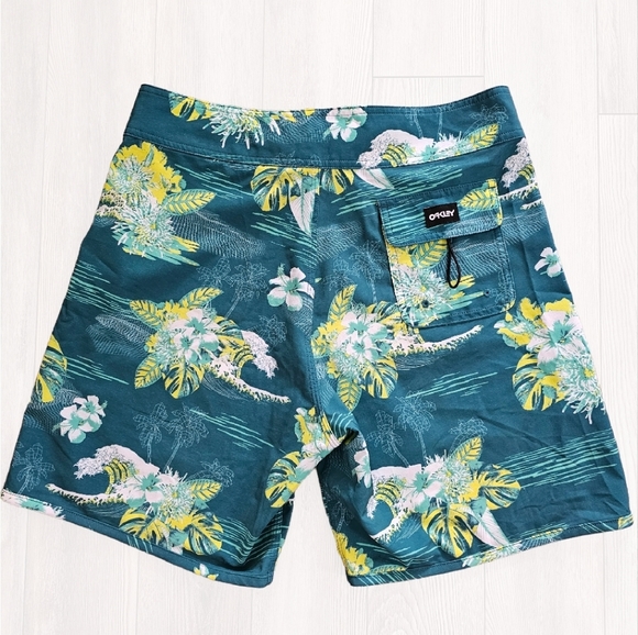 NWOT • OAKLEY • TROPICAL BLOOM Swimshorts w/ Ties Palm 🌴 & Waves Hybrid Fabric - Picture 9 of 16